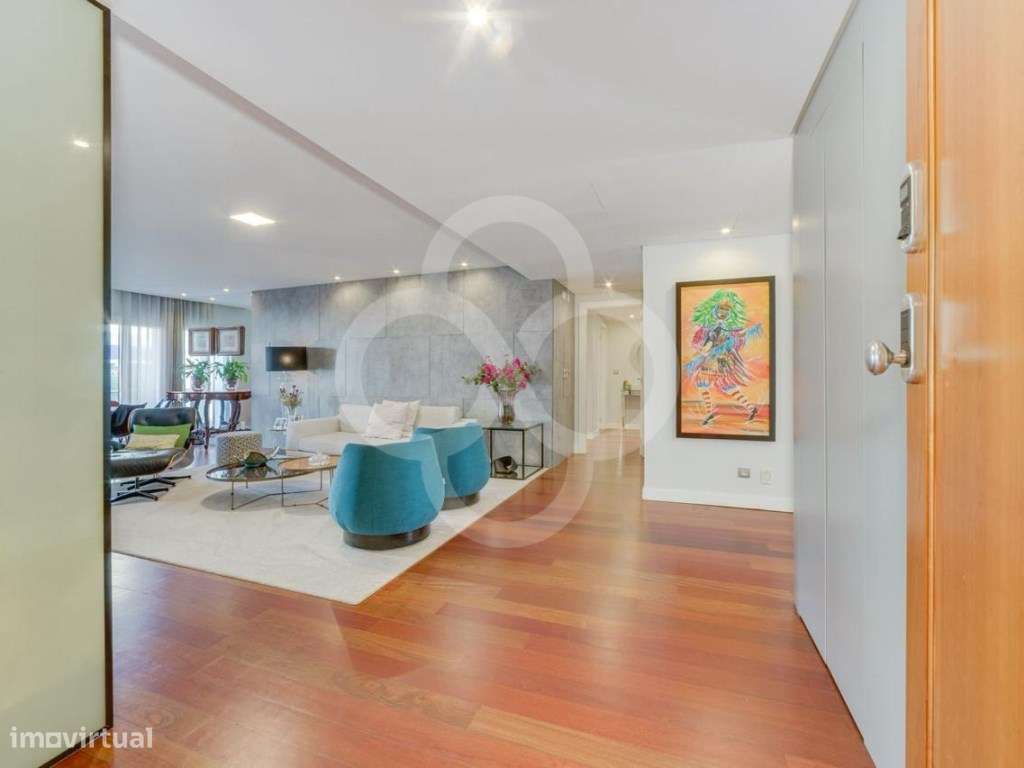 Apartamento T4 com 4 lugares de parqueamento na Avenida Marquês de ...-4