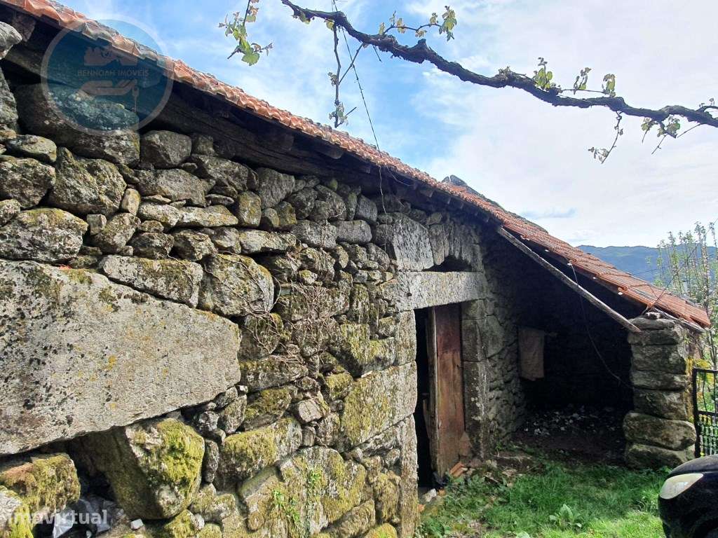 Casa em pedra para restauro em Vila Boa- Cabeceiras de Basto-5