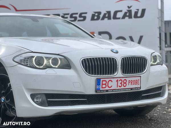 BMW Seria 5 525d xDrive Touring - 16