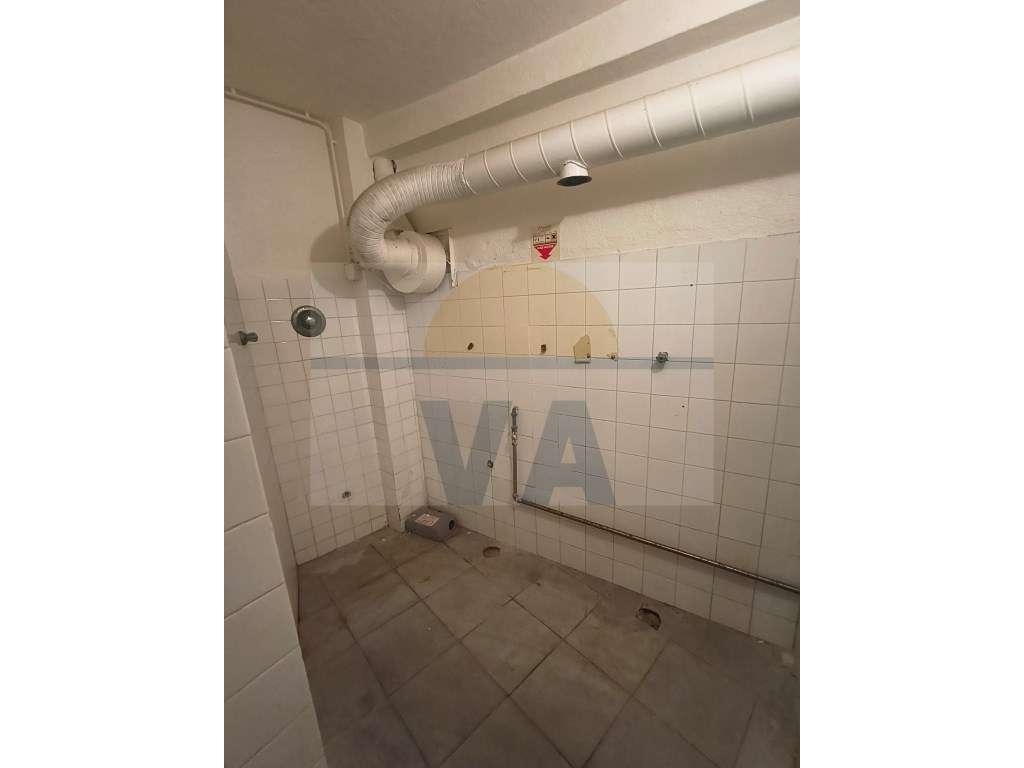 Armazém para Venda em São João da Talha - Excelente Oportunidade às...-12