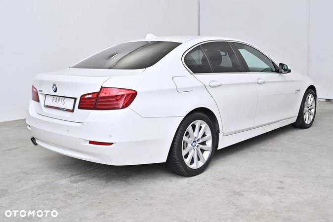 BMW Seria 5 520d xDrive - 3