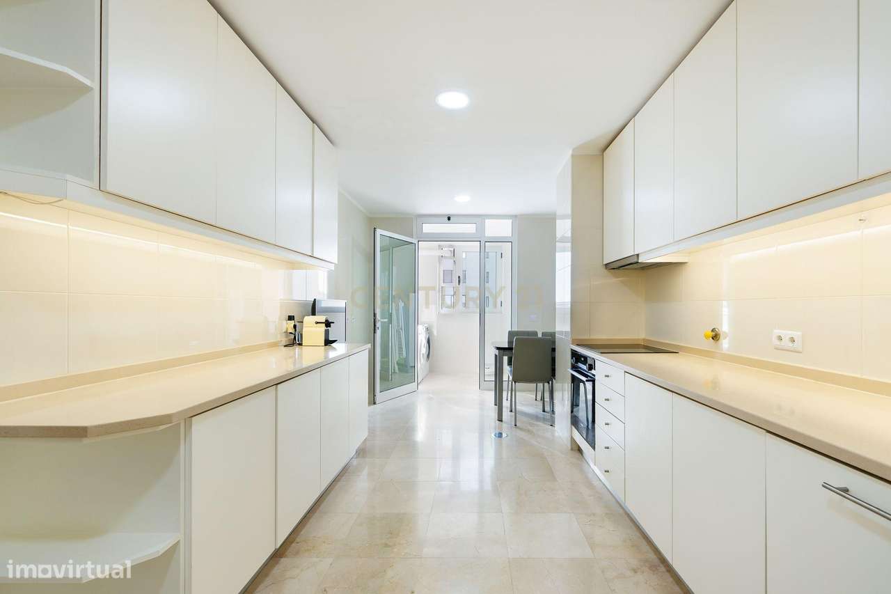 Fantástico Apartamento T3  | 212m² | Bessa | Boavista-0