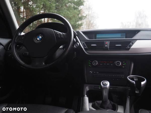 BMW X1 sDrive18d Sport Line - 24