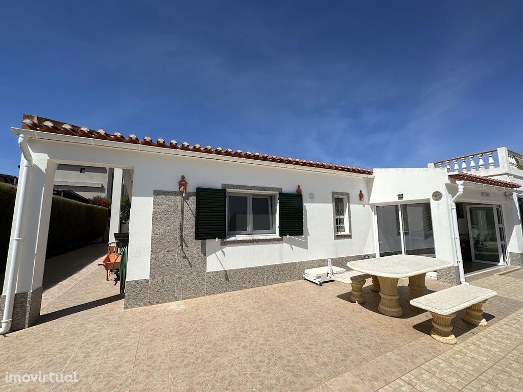 Casa / Villa T4 em Faro de 158,00 m2