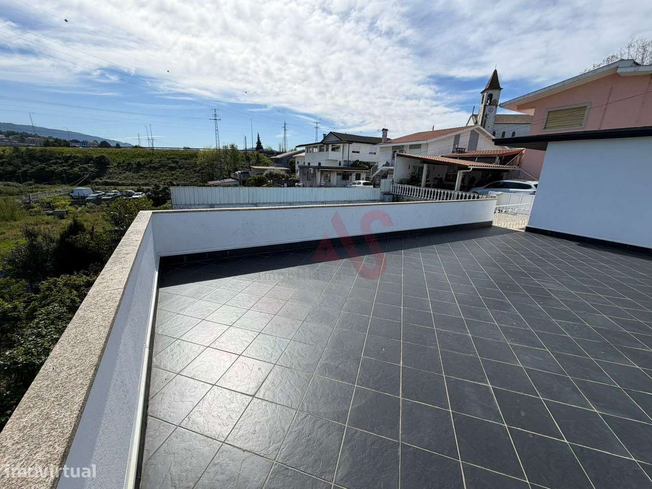 Moradia T5 com Piscina em Silvares, Guimarães - Grande imagem: 4/7