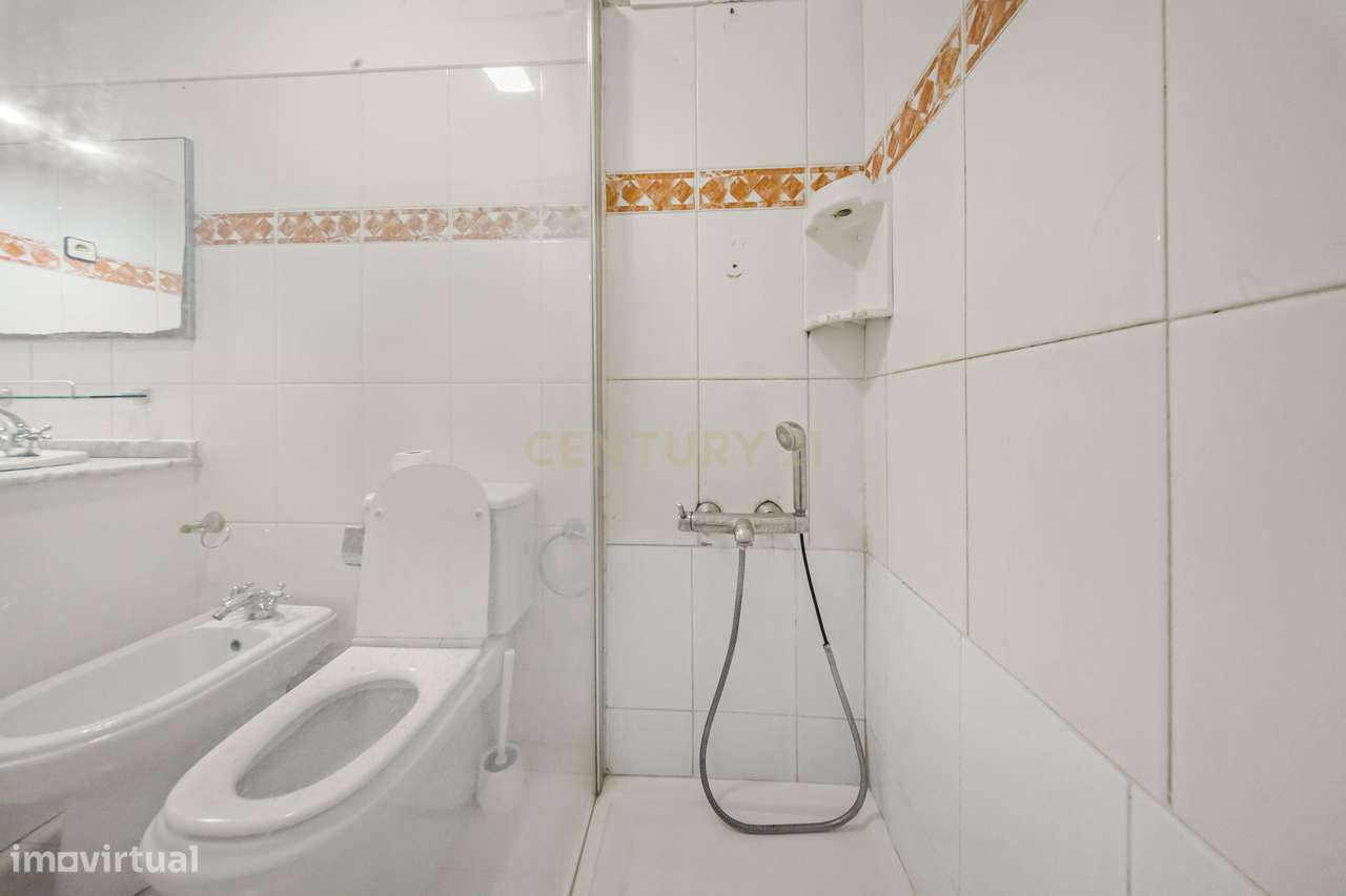 T3 Luminoso em Santa Marta do Pinhal – Espaço e Conforto no Coração de-19