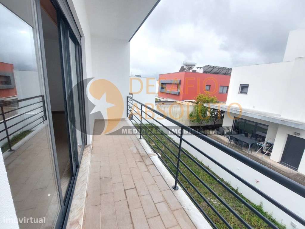 Moradia Isolada T5, boas áreas. Quinta da Alembrança - Feijó-19