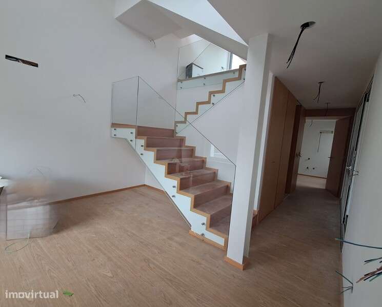 Moradia em Banda T3 em São João da Madeira - Grande imagem: 5/23