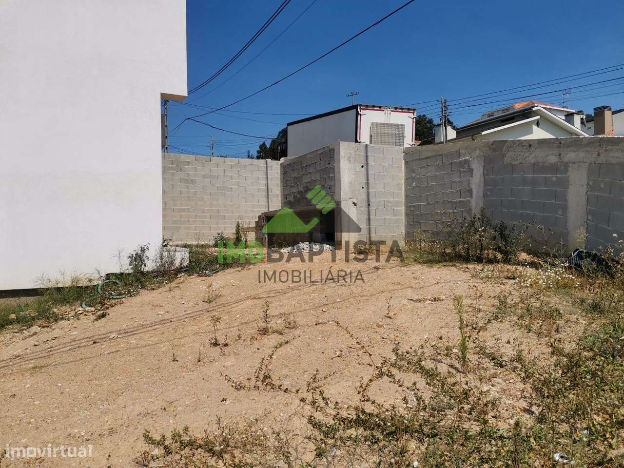 Moradia NOVA V4 no centro de Canedo-7