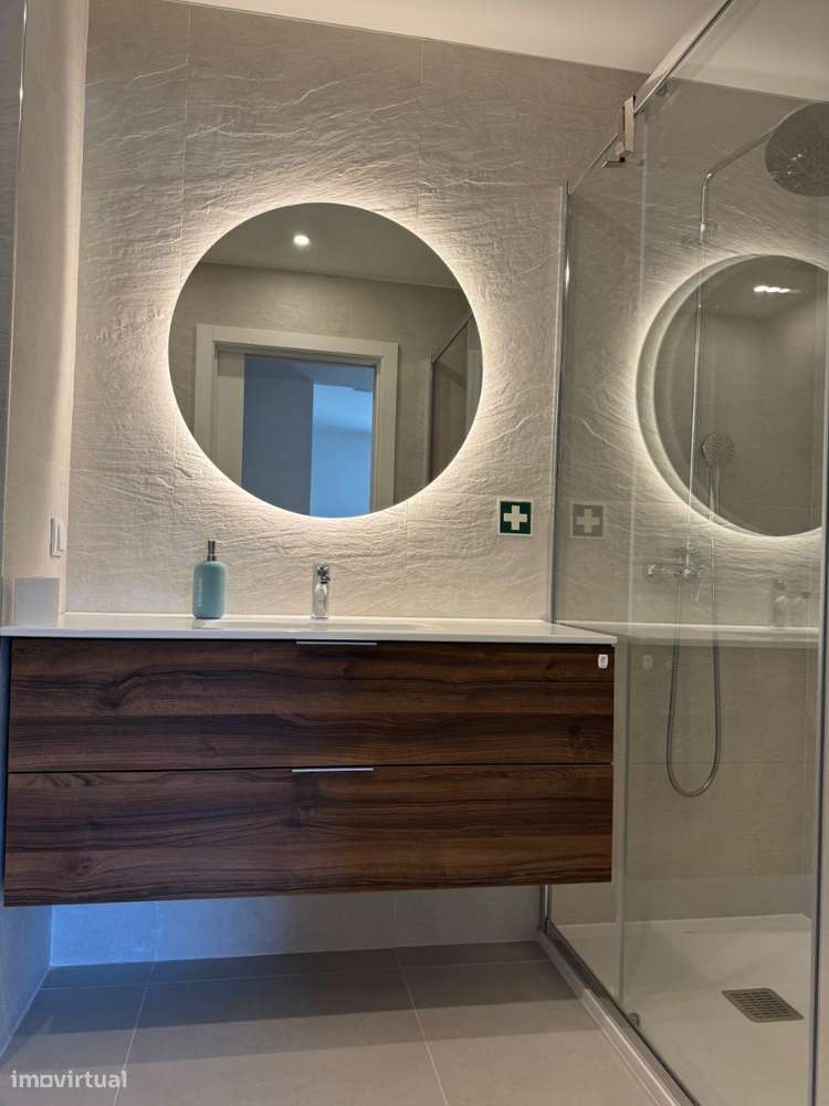 Apartamento T2 com varanda e parqueamento, condominio com piscina, ...-14