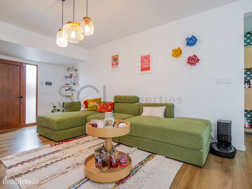 Moradia T3 com piscina nas Quintinhas, Charneca da Caparica. Estilo...-27