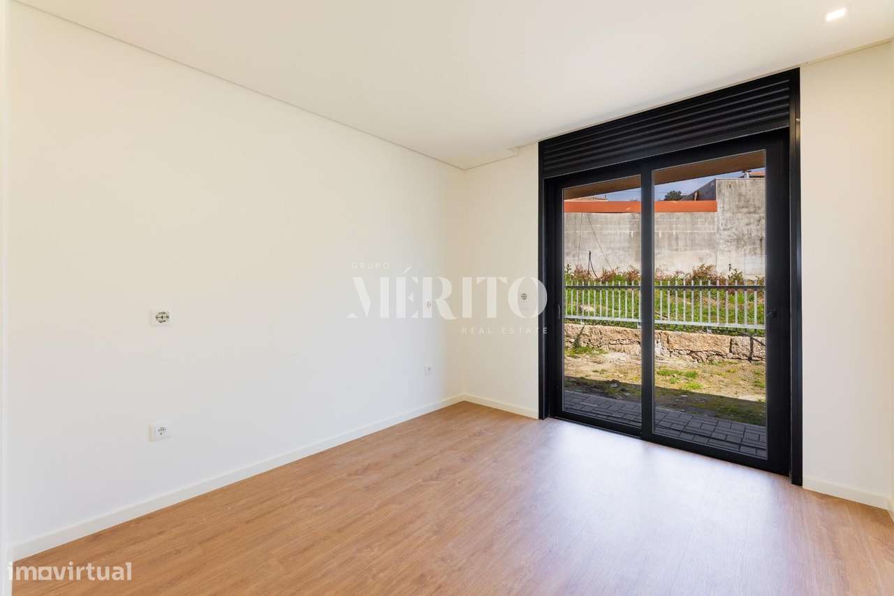 MORADIA T3 GEMINADA - NOVA-26