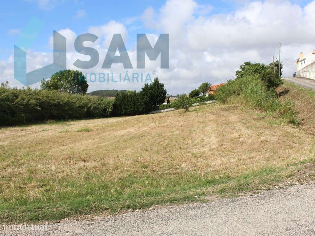 Terreno Urbano com Poço e Infraestruturas Junto | A 5 Min do Mar - Grande imagem: 4/10