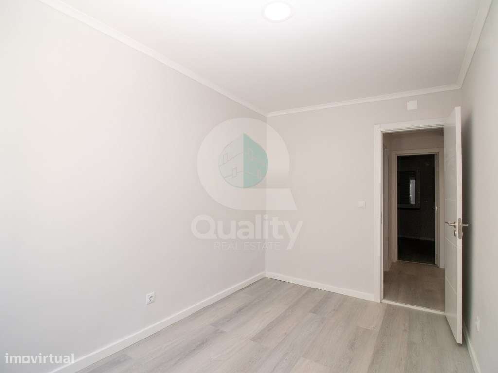 Apartamento T2 totalmente remodelado, localizado numa das zonas mai...-15