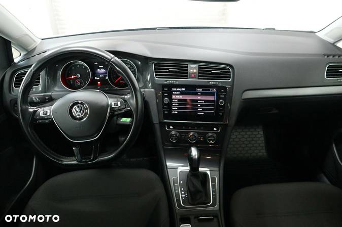 Volkswagen Golf - 9