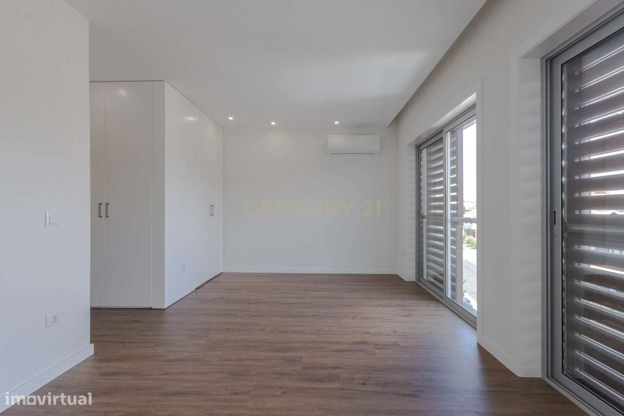 T4 Duplex com vista mar em Espinho-17