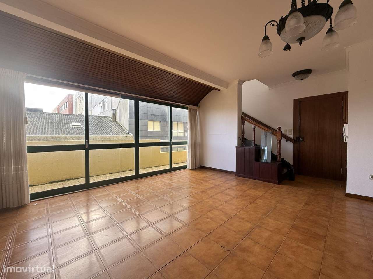 Apartamento T4 Duplex - Avenida dos Banhos (1ª Linha Mar)-8