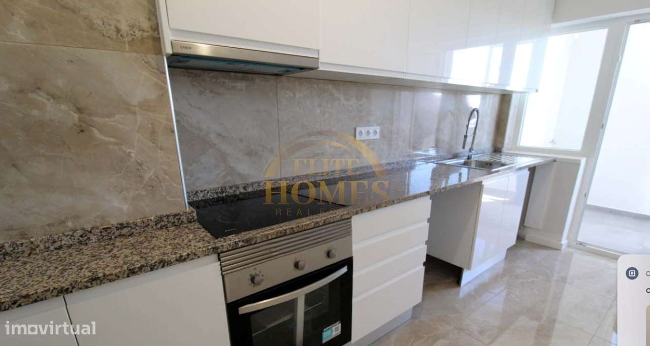 Exclusivo Apartamento T3 Totalmente Remodelado em Localização Prime de - Grande imagem: 1/8