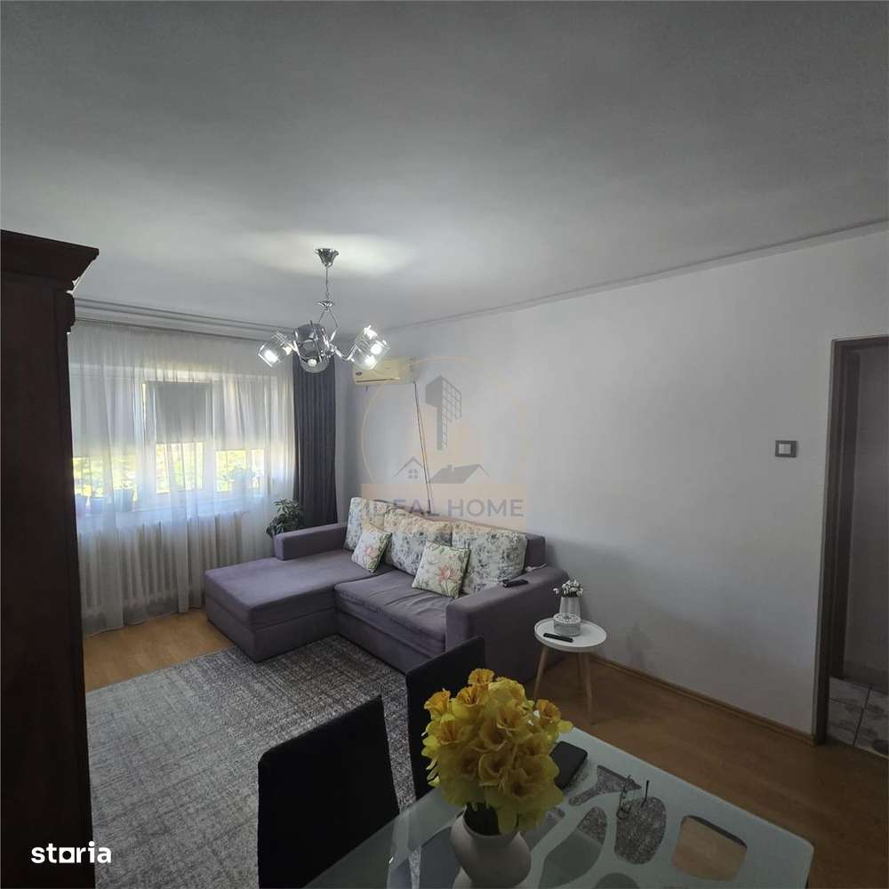 Selgros - 3 Camere Decomandat + 2 Bai - An Constructie 1986 - Imagine principală: 3/10