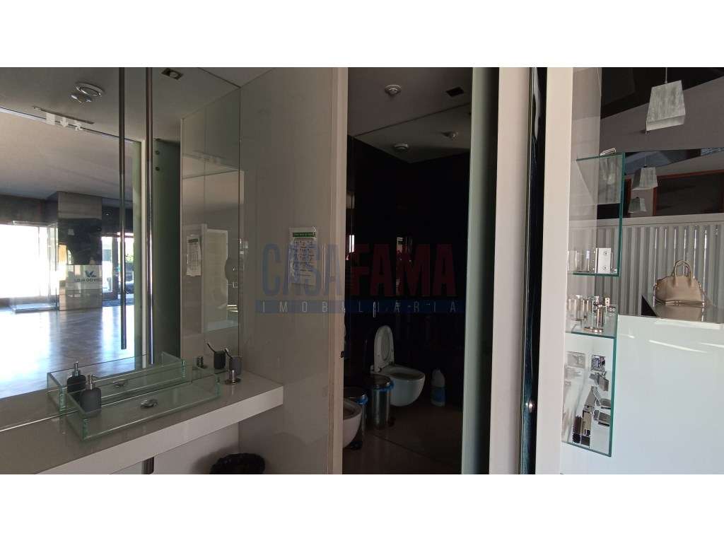 Loja à Venda - Excelente Oportunidade em Zona Habitacional! - Grande imagem: 5/26