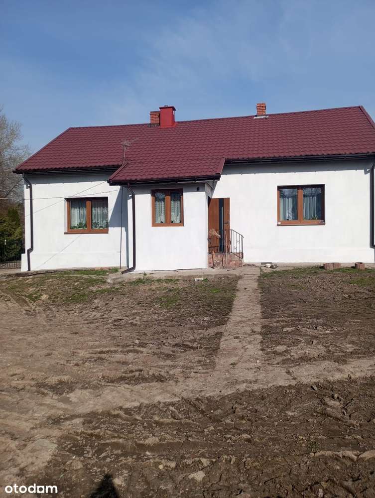 Dom z działką 39 arów zabudowaną w spokojnej okolicy Zakrzów