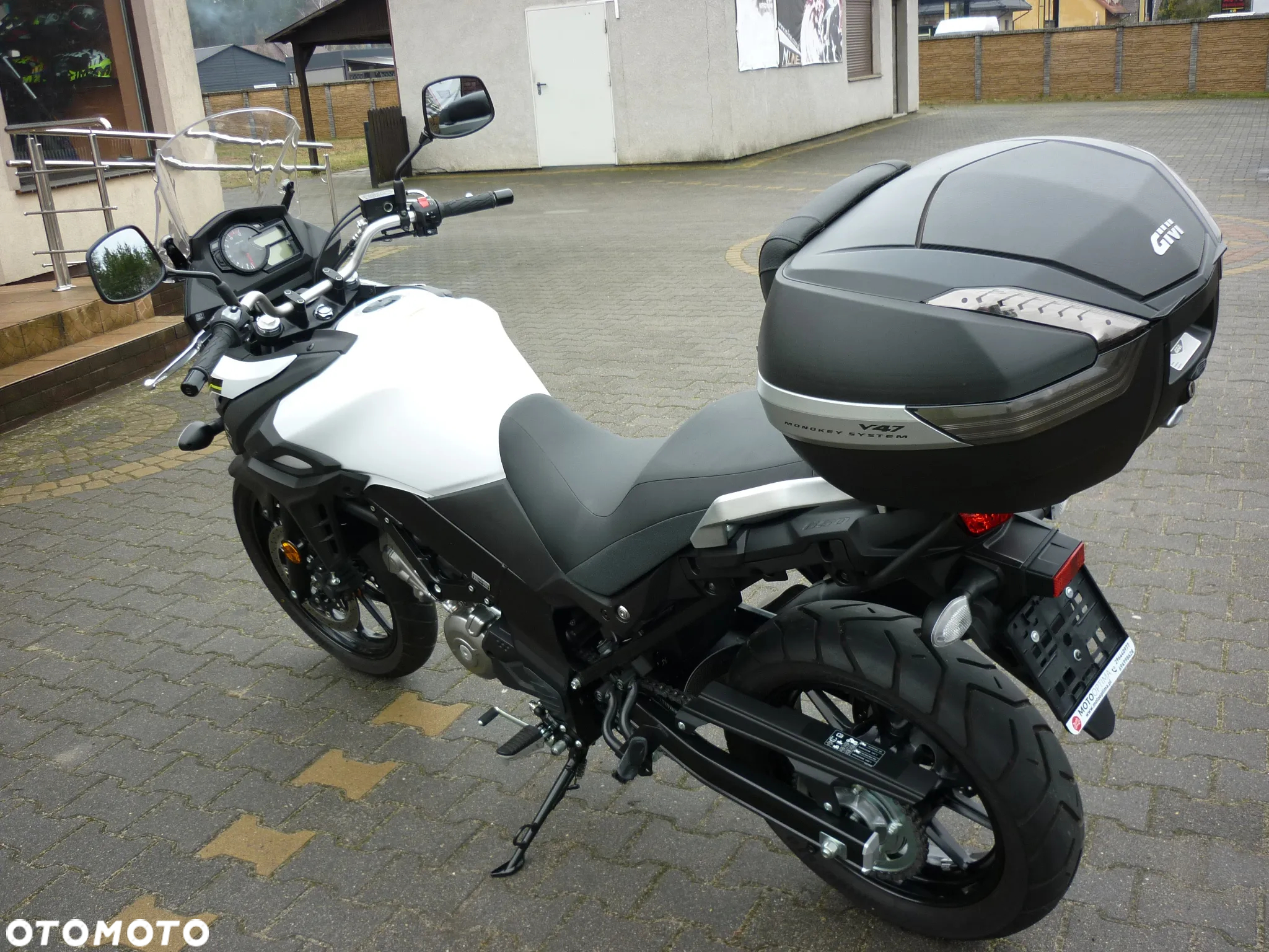 Suzuki V-STROM - 9