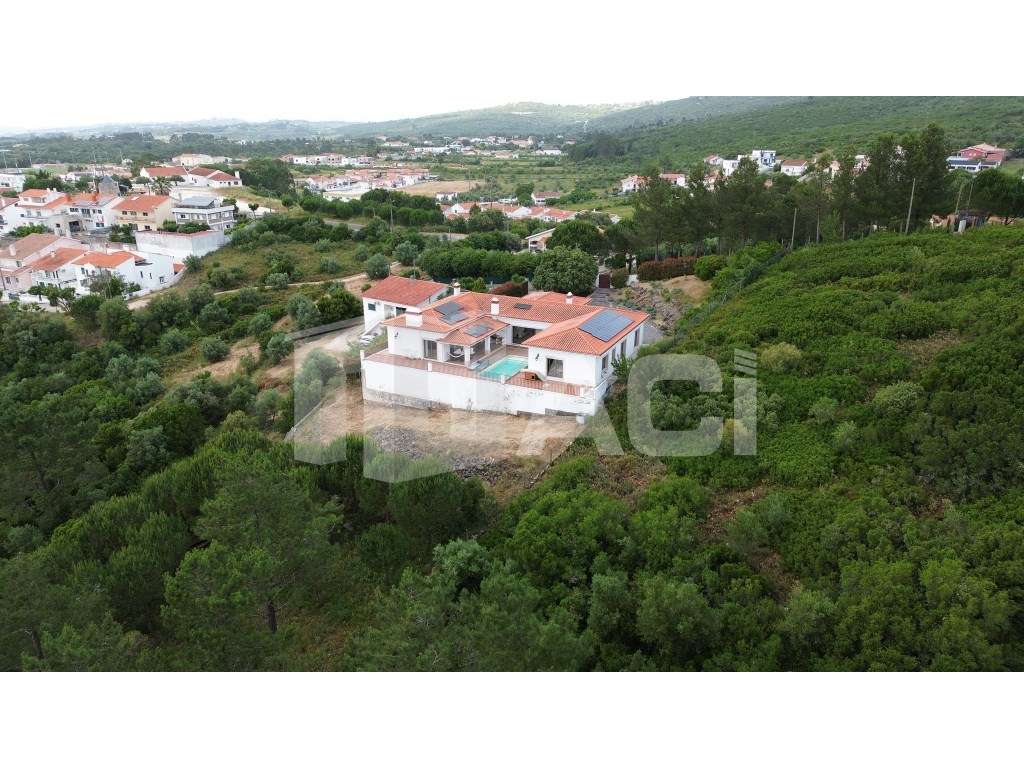 Magnífica Moradia V3+1 com Piscina - Porto de Mós-25