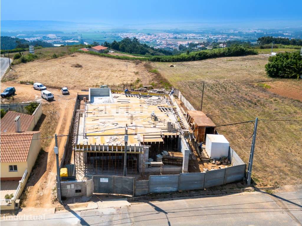 Moradia Moderna T3 em Construção na Cadarroeira, Alfeizerão - Grande imagem: 2/42