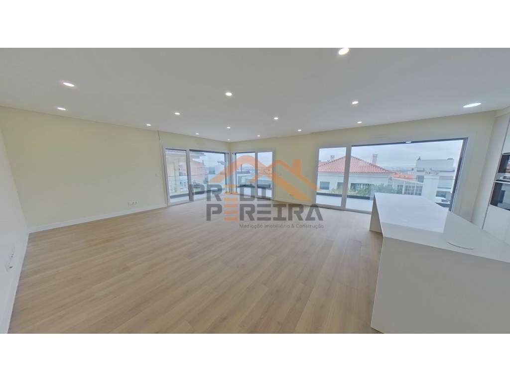 Moradia T4+1 com piscina, terraços e vista panorâmica, Famões. - Grande imagem: 3/53