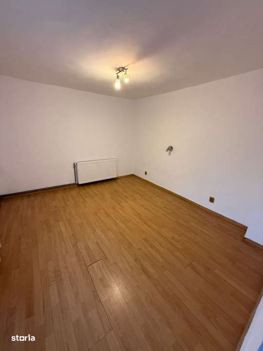 Casa spaţioasa + teren generos, Galaţi – ideala familie-3