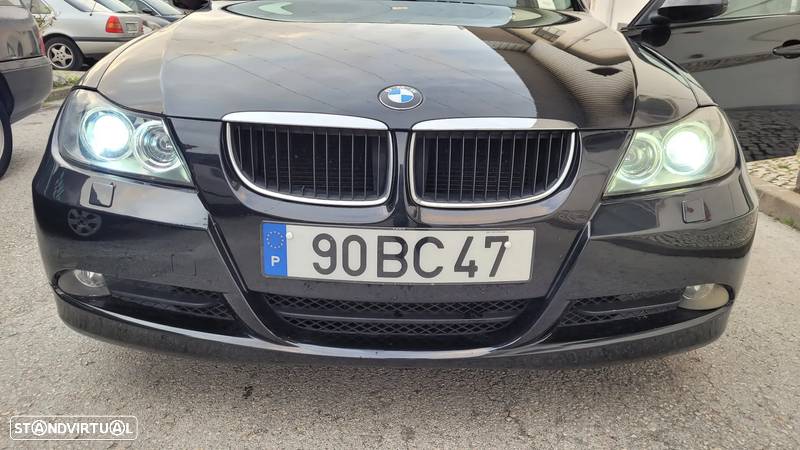 BMW 320 dA Exclusive - 45