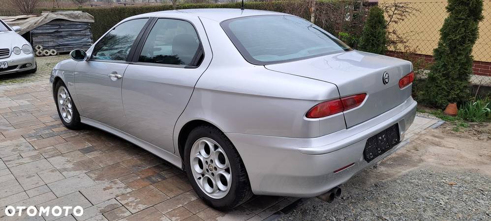 Alfa Romeo 156 2.5 V6 Distinctive - 7