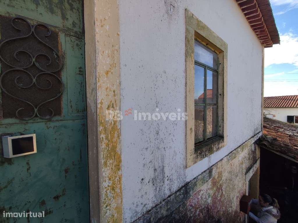 Moradia p/ Recuperar c/ terrenos - Areias, Ferreira do Zêzere - Grande imagem: 2/60