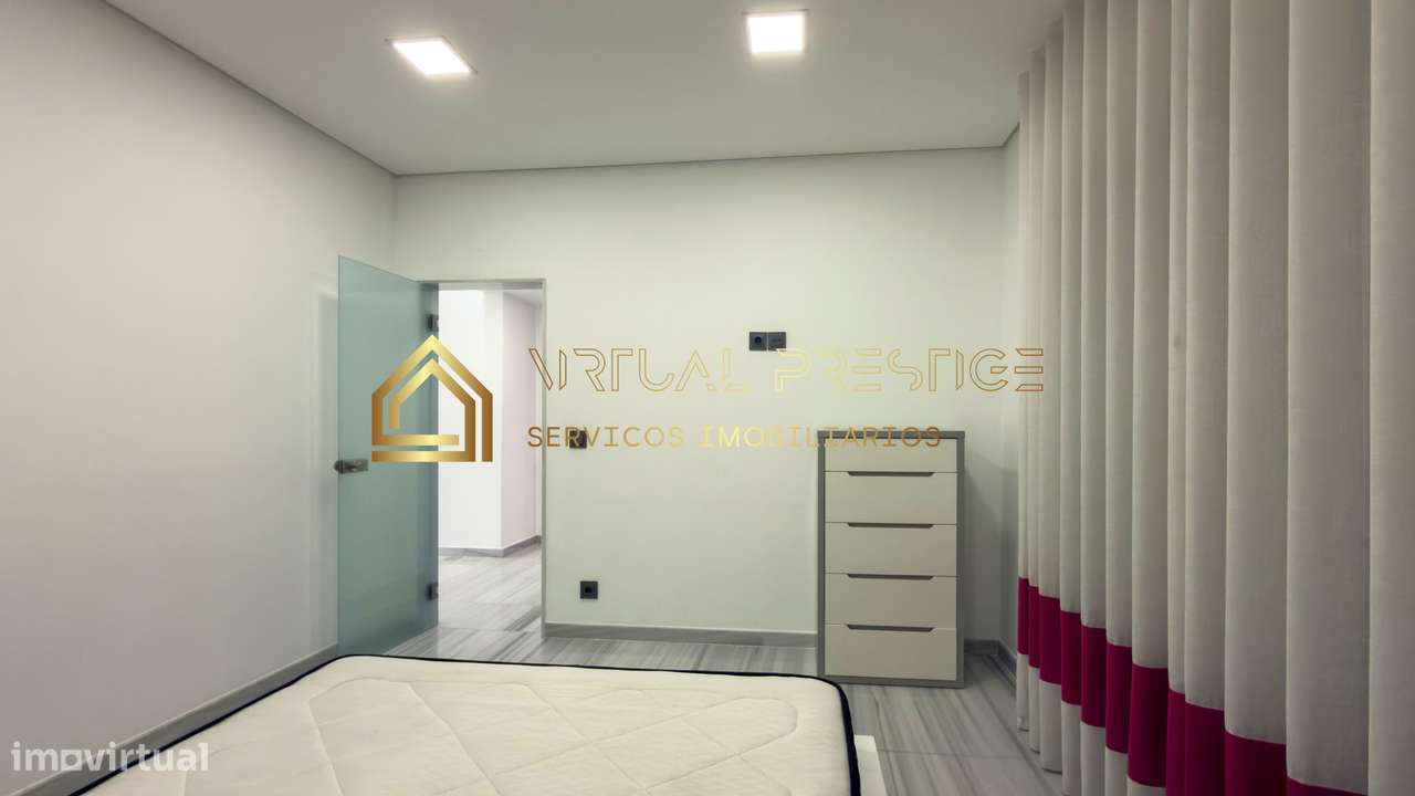 Moradia T4 Remodelada com Piscina em Belverde-18