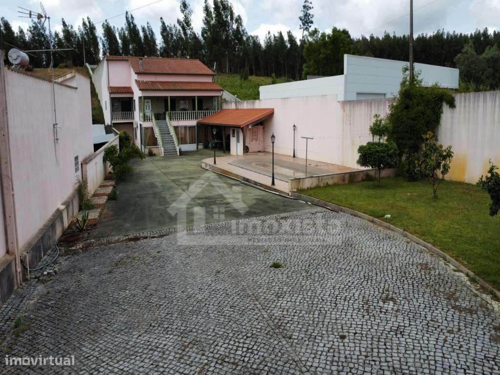 Moradia T5 com anexos e piscina em Figueiró dos Vinhos - Grande imagem: 3/43