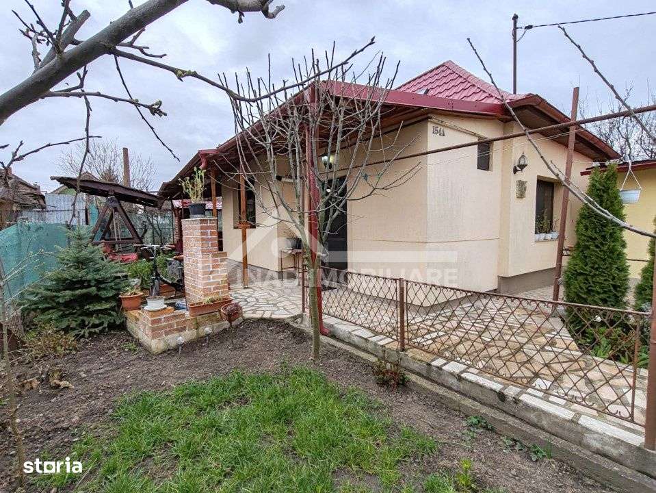 Casa individuala, 100 mp utili, 242 mp teren, Str. Trandafirilor-0
