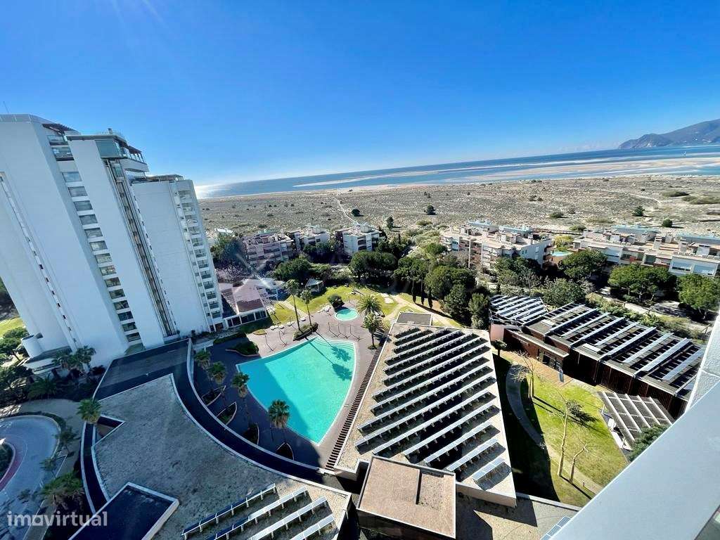 Penthouse para venda situada em Tróia com vista fabulosa.
VENDA 10... - Grande imagem: 5/15