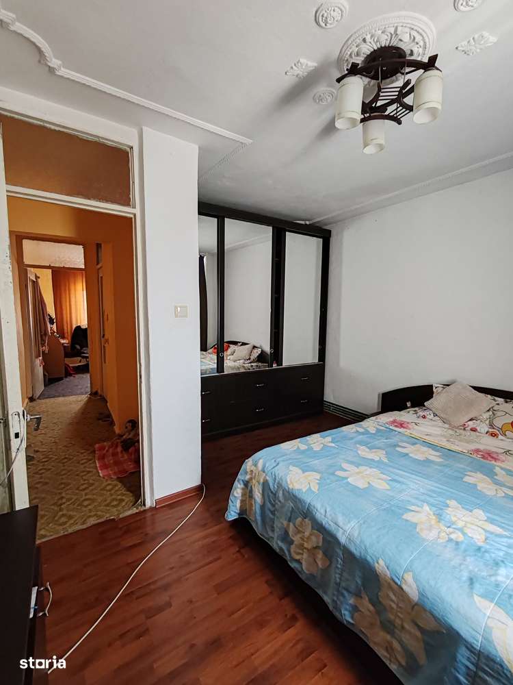 Vând apartament 3 camere micro 4-5
