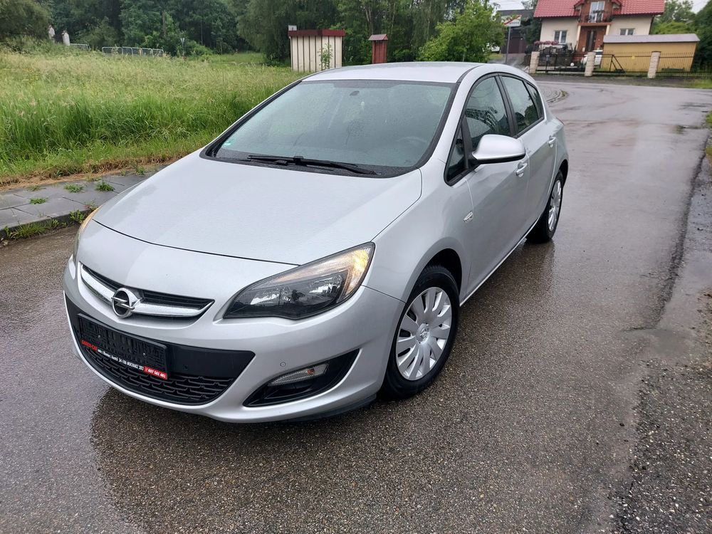 Opel Astra J 1.4 Turbo 2013
