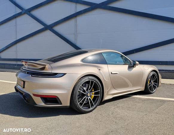 Porsche 911-TURBO-S - 4