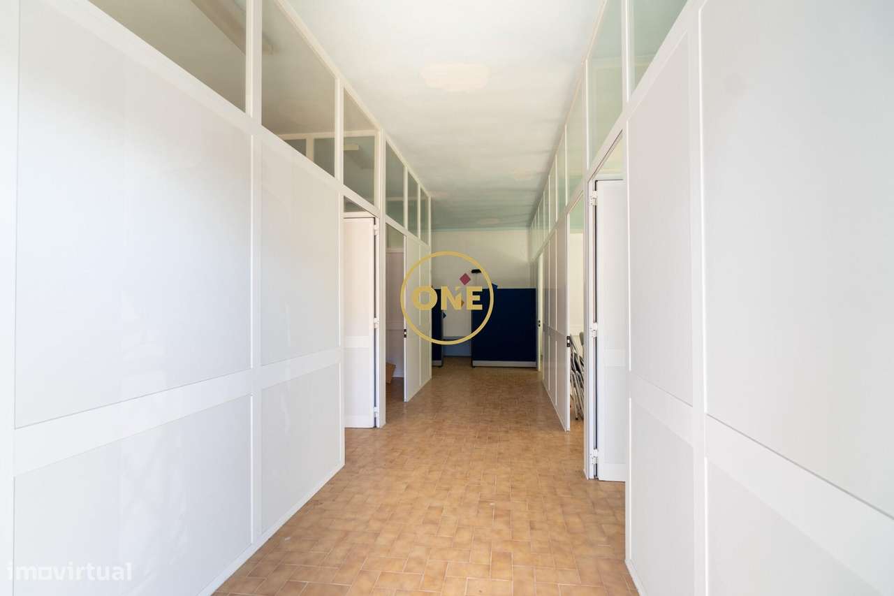 Prédio em propriedade total com 5 divisões independentes - Povoa da Ga-39