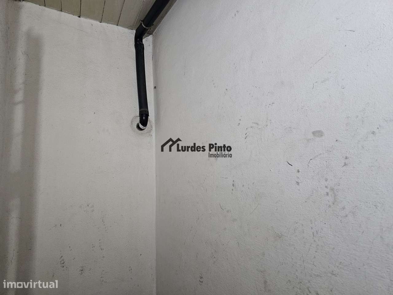 Moradia com possibilidade de seis T1 - Grande imagem: 4/18