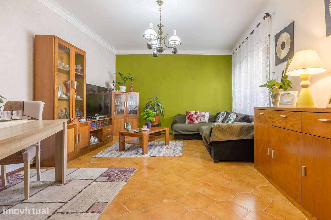 Apartamento T2 na Baixa Da Banheira ao lado do mercado - Grande imagem: 2/20