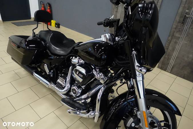 Harley-Davidson Touring Street Glide - 15