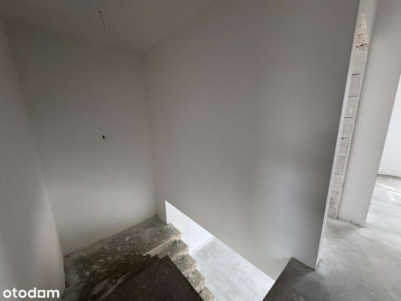 DOM w zabudowie bliźniaczej Kołobrzeg-12