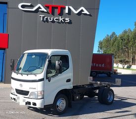 Toyota Dyna 150 3.0 chassis curto