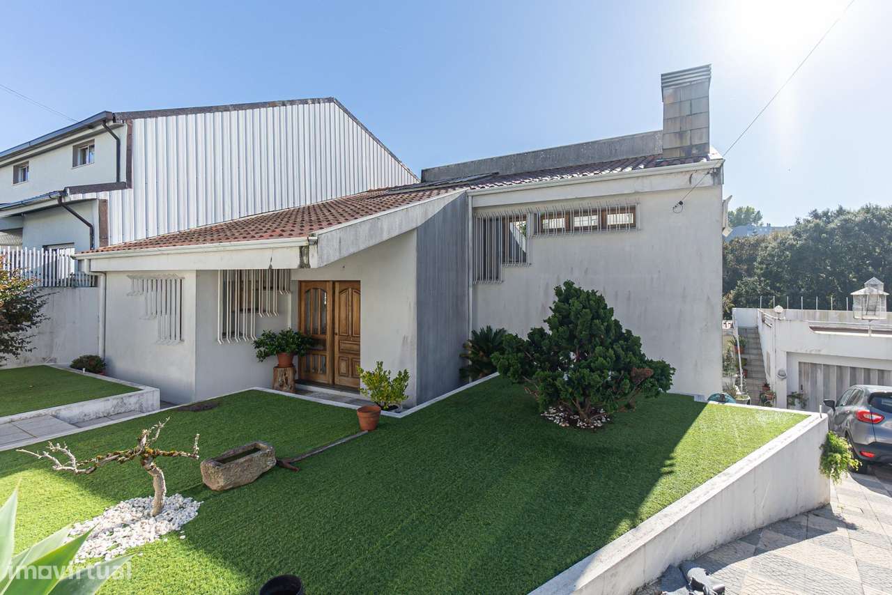 Moradia T4 Com Anexo Valbom Gondomar Jardim Terraco E