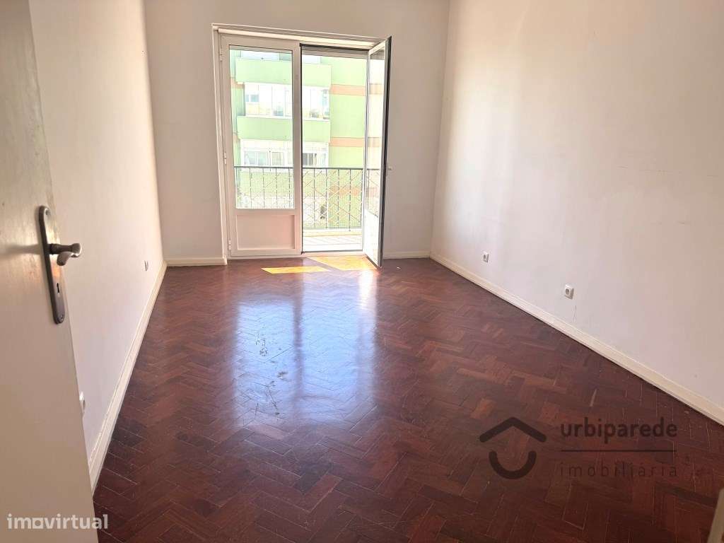 Apartamento T3 no Restelo c/ vista Rio.-16