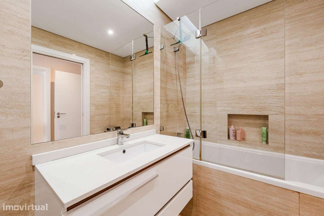 T3+1 Duplex com Box e Churrasqueira | Quinta da Fábrica | Vale de Milh-25
