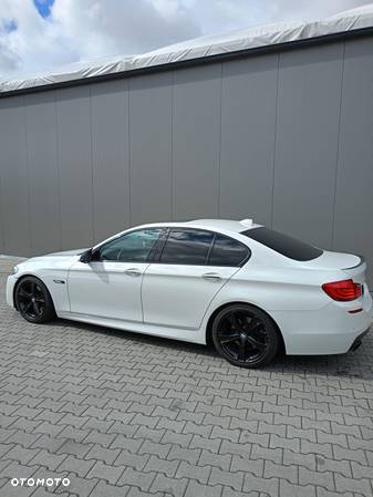 BMW Seria 5 M550d xDrive Sport-Aut - 14